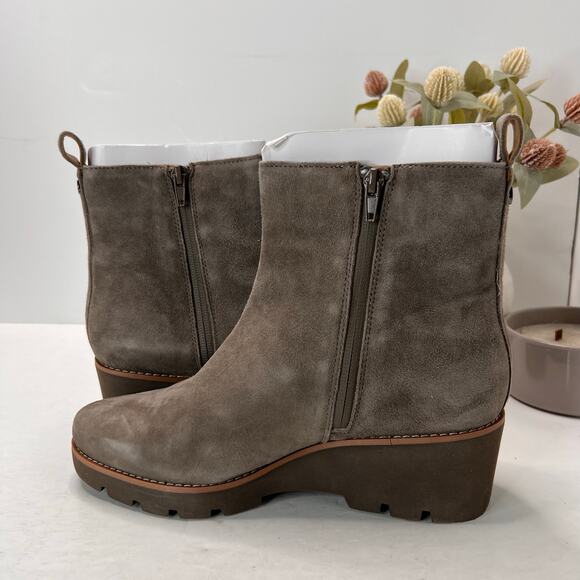 Vionic Aria Waterproof Suede Wedge Ankle Booties Taupe Women's 9M NWOB - Picture 7 of 11